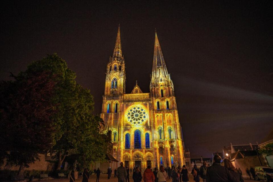B&B Hotel Chartres Centre Cathedrale 3 Etoiles Zewnętrze zdjęcie